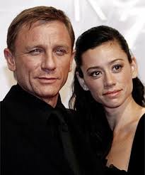 Bond star Daniel Craig gets engaged