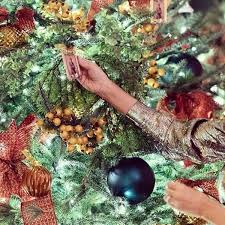 Dec 11, 2020 · we've set up enough artificial christmas trees to know that with care, decoration, and attention to detail, any of them can look beautiful. Melania Trump Shares More Photos Of 2020 White House Christmas Decorations 9honey