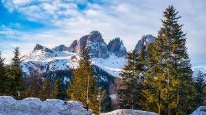 This portal contains thousands of photographs, descriptions, characteristics, offers, prices and availability for lots of hotels and bed & breakfast in val di fassa, set in the most beautiful dolomites of trentino. Val Di Fassa Hotel Per Vacanze Sci Escursioni E Benessere