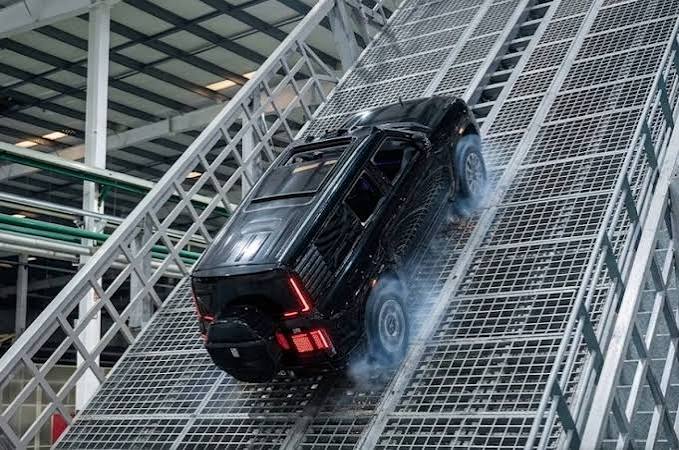 BYD Yangwang U8 Shows It Can Do More Than Just Float On Water - Autoblog