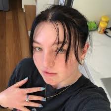 Lily Plummer's Instagram, Twitter & Facebook