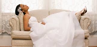Muchas ya sabéis que soy una enamorada del aerógrafo y no dudo en recomendaros os dejo un breve resumen del artículo que escribí para la revista de novias en valencia, atidemi novias, espero que os guste y os animéis a. Pack Novias Segovia Peinado Recogido Maquillaje Novias