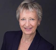 Valerie Morton's Instagram, Twitter & Facebook