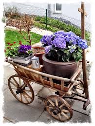 Uses Alte Leiterwageli Mit Bildern Garten Deko Garten Handwagen