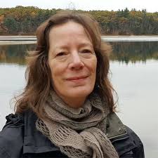 Laura Walls's Instagram, Twitter & Facebook