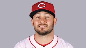 Reds sign veteran journeyman to active roster