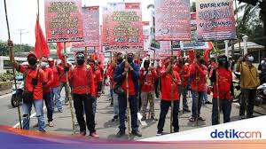 Jika ingin produktivitas karyawan meningkat, coba tiru 6 cara jitu membuat karyawan betah bekerja di kantor berikut ini. Pengusaha Sentil Buruh Yang Suka Demo Ketimbang Berdialog