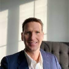 Douglas Weigelt's Instagram, Twitter & Facebook