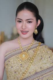 Introduction of new members in Boston Wedding group