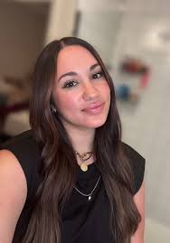 Looking for a bridal hair stylist for Feb. 2026 wedding! I'd like to do  glam waves with one side tucked behind my ear! 🙂 Thanks!!