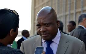 A call for reducing of minister's powers in NHI