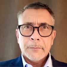 Vincent Pérou à la tête de Lexus France, Xavier Riva rejoint Toyota  Financial Services