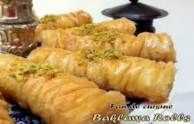 Bonjour Voila Les Baklawas Rolls Cette Patisserie Venue De La Turquie A Base De Pate Filo Que J Aime Beaucoup Alimentation Baklawa Turc Recettes De Cuisine