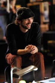 Putting what is basically jack sparrow in game of thrones would have totally killed the entire feeling of the show. Daario Naharis Recast In Game Of Thrones