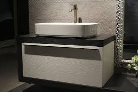 Questo genere di modelli è pensato per aggirare la lavatrice o altri elettrodomestici senza ostacolare l'installazione di scarichi e prese di alimentazione. Mobili Bagno Sospesi Ikea Leroy Merlin Mondoconvenienza E Altri