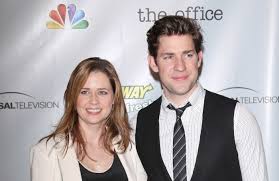 John krasinski married his wife, emily blunt, in 2010. Jenna Fischer And John Krasinski Disagree Over Pam And Jim S First Kiss On The Office Complex