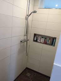 Wandnische — mauernische eine mauernische bezeichnet eine vertiefung in einer wand und wird auch als mauerrücksprung benannt.ist die. Duschablage Unser Ablagefach In Der Gemauerten Dusche