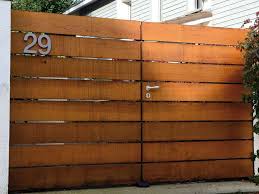 Portail 2 Vantaux Ajoure Arretoir Aluminium A Sceller Lame Red Cedar Bois Certifies Pefc 195x25 Cadre Aluminium Portail Bois Portillon Bois Cloture Maison