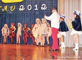 Fussball, tennis, leichtathletik der verein verfügt. Unter Die Narren Mischen Sich Teufel Verlag Dreisbach Online