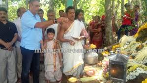 Immensely in love obviously results in marriage. Cricketer Ravi Shastri Visits Nagabana At Karvalu Offers Prayers Mangalorean Com