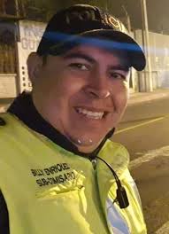 ATENCIÒN: Hace pocas horas falleció el Sub Comisario de la Policía  Municipal de Tránsito de Mixco Billy Enriquez, Como recordarà ayer fue  baleado en un atentando en una gasolinera de la Colonia