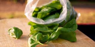 Daun jeruk purut adalah daun yang sering digunakan untuk membuat cita rasa masakan lebih segar. 5 Bumbu Rempah Italia Yang Menambah Cita Rasa Masakan Orami