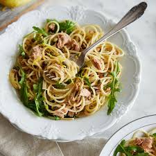 Zitronen Spaghetti Mit Thunfisch Und Kapern Schneller Feierabendgenuss Rezept Thunfisch Spaghetti Zitronen Spaghetti Rezepte