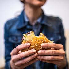 Binge eating episodes are typically classified as occurring on average a minimum of twice per week for a duration of six months. Binge Eating Das Steckt Hinter Der Essstorung