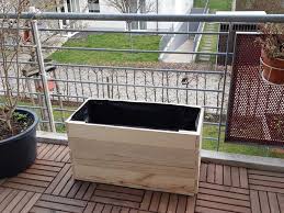 Beim selbstbau eines edelstahlzaunes sollte so wenig wie möglich zugeschnitten werden, um lochfraß eine der idealsten werkstoffe für das selber bauen eines zauns ist edelstahl. So Baust Du Eine Pflanzkiste Aus Paletten Okoleo Umwelt Und Naturschutz Fur Kinder In Hessen