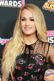How to style hair like carrie underwood? Carrie Underwood Style Fashion Looks Stylebistro