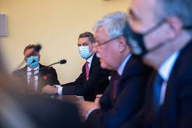 Lázár jános hódmezővásárhely a nagybetűs csi miaimi. Ujabb Fold Kerul Lazar Janos Birtokaba A Batidai Vadaszkastelynal 23 Hektarra Kotott Szerzodest Atlatszo Hu