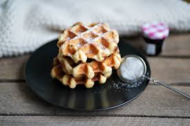 La Veritable Recette De Gaufre Liegeoise Recette En 2020 Recette Gaufre Recette Gaufres Liegeoises
