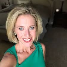 Shelly Davenport's Instagram, Twitter & Facebook