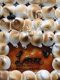 Toasted Marshmallow And Salted Caramel Cookie Bars Kostliche Desserts Lebensmittel Essen Dessert Rezepte