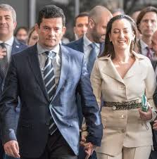 Sergio moro on wn network delivers the latest videos and editable pages for news & events, including entertainment, music, sports, science and more, sign up and share your playlists. File Rosangela E Sergio Moro Em Junho De 2019 Jpg Wikimedia Commons