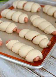 Brush each pig in a blanket with the egg wash and sprinkle with bagel seasoning. How To Make Homemade Pigs In A Blanket Creations By Kara