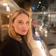 Kate Weatherly's Instagram, Twitter & Facebook