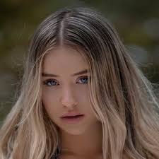 Briana Nicole's Instagram, Twitter & Facebook