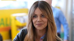 It's Always Sunny In Philadelphia Fans Should Check Out Kaitlin Olson's Hit  Crime Drama On Hulu