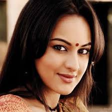 She marked her debut in the hindi film industry with 2010's dabangg opposite salman khan, which went onto become the highest grossing bollywood film. Sonakshi Sinha Wiki Age Height Weight Career Caste Family Boyfriend Biography Images More