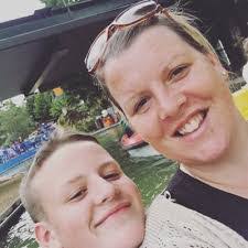 Leanne Rowley's Instagram, Twitter & Facebook