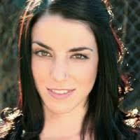 Chelsea Hutton's Instagram, Twitter & Facebook