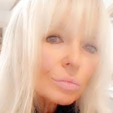 Deborah Kovach's Instagram, Twitter & Facebook