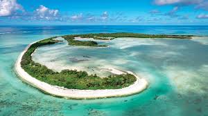 | mahã© is the largest island and entry point to the seychelles, with some fabulous resorts, restaurants and beaches, not to. Seychellen Luxus Strand Tauchen Urlaub Safarifrank