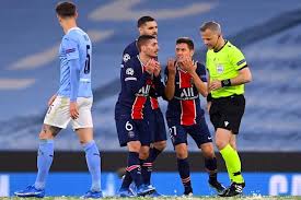 Denmark vs belgium is paused in 10th minute for eriksen tribute. Psg Players Claim Referee Bjorn Kuipers Told Them To F Off In Man City Defeat