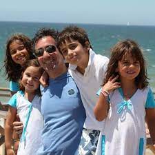 Mas quem é marcelo rebelo. Presidente Em Panico Filho De Marcelo Escapa Da Pandemia Na China Para Viver Confinamento No Brasil Nacional Flash