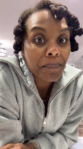 Vegan hamburger help”her”😉 for the kid approved dinner win💪🏾.  #tabithabrown #vegan #foodie #recipe