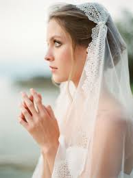 Lace Juliet Cap Veil With Freshwater Pearls Lace Veil Retro Etsy In 2021 Antique Wedding Dresses Romantic Veil Wedding Dresses