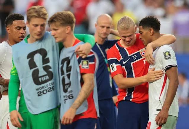 Erling Haaland, Jude Bellingham embrace after Norway-England World Cup - Yahoo Sports