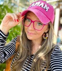 Amber Younts's Instagram, Twitter & Facebook